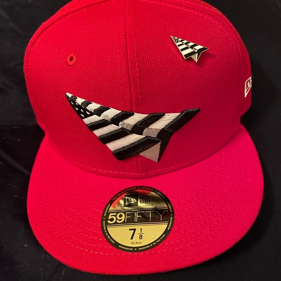 red paper planes hat